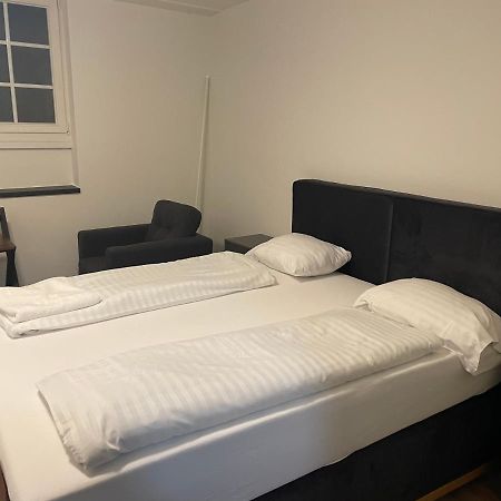 Lindas Beauty Hostel Цюрих Экстерьер фото