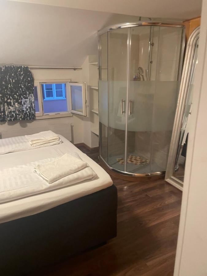 Lindas Beauty Hostel Цюрих Экстерьер фото